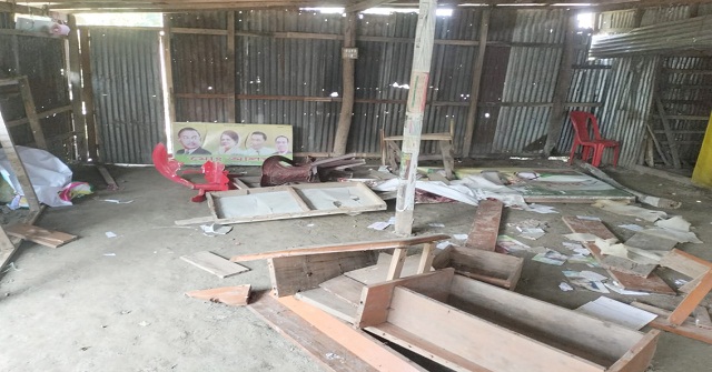  চরফ্যাশনে বিএনপির অফিস ও শিক্ষা প্রতিষ্ঠানসহ দোকান ভাঙচুর, তিন শিশু শিক্ষার্থী আহত