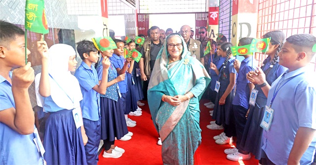 চাঁদে যেতে প্রস্তুতি নাও, শিশুদের প্রধানমন্ত্রী