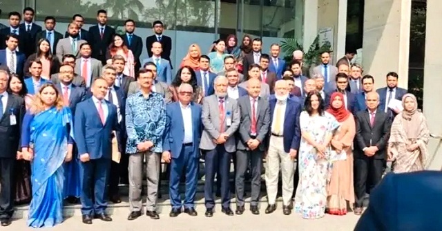 বিদায় নিলেন পররাষ্ট্র উপদেষ্টা তৌহিদ হোসেন, ফিরবেন লেখালেখিতে