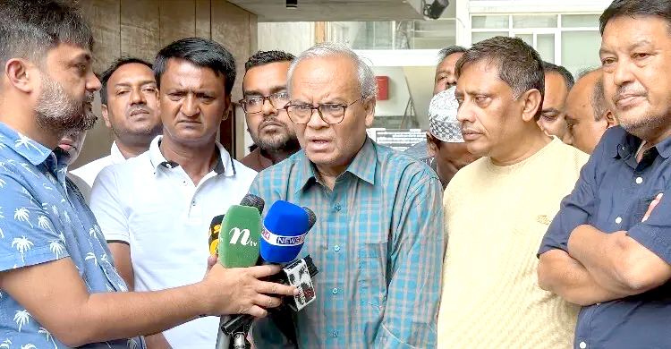 বিরোধীদল সরকারের সমালোচনা করবে, তবে হতে হবে গঠনমূলক: রিজভী