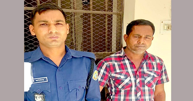  মঠবাড়িয়ায় প্রবাসিকে কুপিয়ে হত্যা মামলার পলাতক আসামি গ্রেপ্তার 