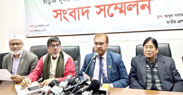 সড়কে মৃত্যুর সংখ্যা নিয়ে বিভ্রান্তি, সরে দাঁড়ালেন ইলিয়াস কাঞ্চন