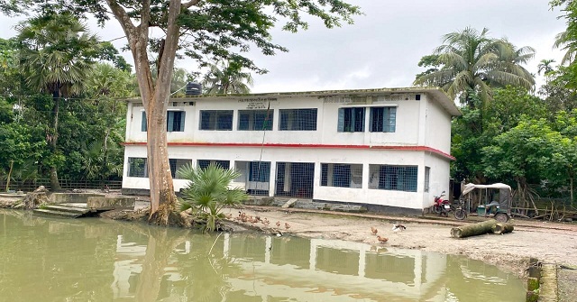 মঠবাড়িয়ায় ২০৭ বিদ্যালয়ে নেই উপযুক্ত খেলার মাঠ, বঞ্চিত ২১ হাজার শিক্ষার্থী