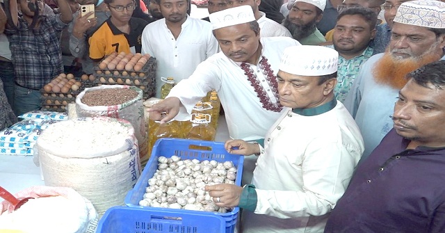 বরিশালে সাশ্রয়ী পারিবারিক বাজার উদ্বোধন