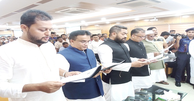 শপথ নিলেন প্রথম ধাপে নির্বাচিত পাঁচ উপজেলার চেয়ারম্যান ও ভাইস চেয়ারম্যানরা