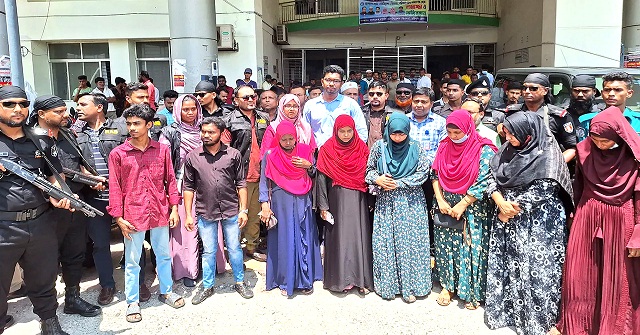 স্বাস্থ্যমন্ত্রীর পরিদর্শনের একদিন পরেই শেবাচিম হাসপাতালে আটক ৮ দালাল