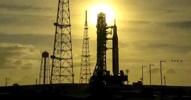  ৫৪ বছর পর চাঁদে যাচ্ছে মানুষ