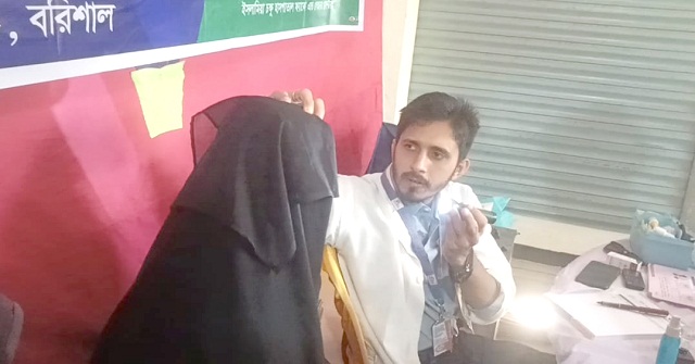 চোখের আলো ফেরাতে বিনামূল্যে চিকিৎসা ক্যাম্প