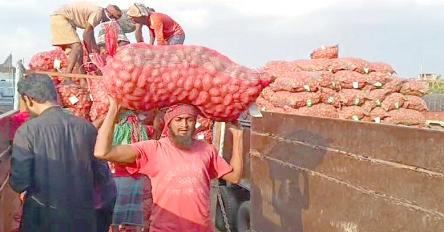 দেড় লাখ টন আলু আমদানির অনুমতি, এলো ২৭০০ টন