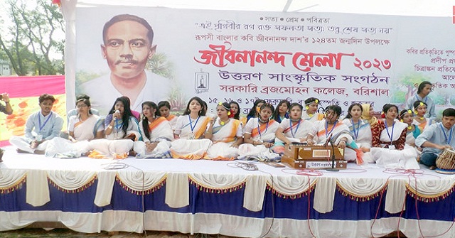 ধর্ষণের আগে-পরে স্কুলছাত্রীকে ঘোরানো হয় তিন স্থানে