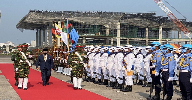 ঢাকায় এসেছেন ব্রুনাইয়ের সুলতান