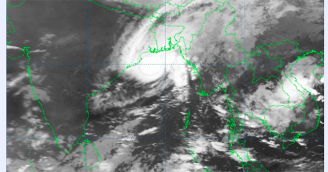 দ্রুত ধেয়ে আসছে ঘূর্ণিঝড় ‘হামুন’,  বাড়ল বিপদসংকেত 