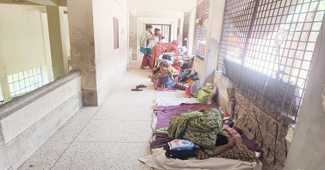 আমতলীতে প্রতিদিন বাড়ছে ডায়রিয়ায় আক্রান্ত রোগী অধিকাংশই শিশু ও বয়স্ক