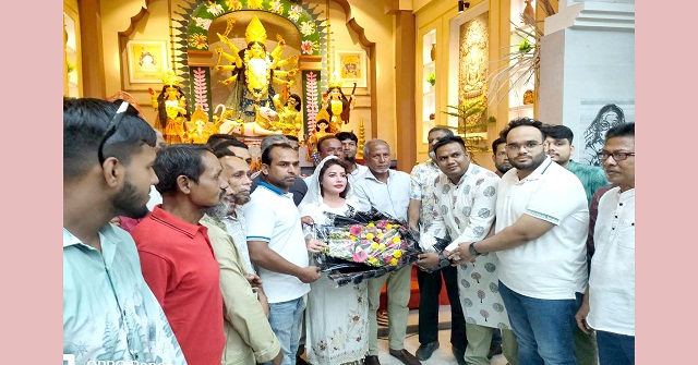 নগরীর বিভিন্ন পূজামণ্ডপ পরিদর্শন করলেন বিএনপি নেত্রী নাসরিন