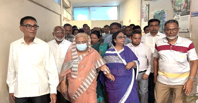 বিসিসি পরিদর্শনে এমপি সেলিমা রহমান 