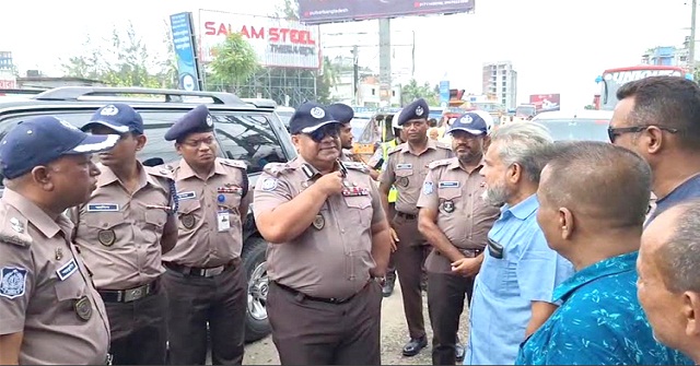 বরিশালে কার্যক্রম নিষিদ্ধ আ’লীগের প্রতিষ্ঠাবার্ষিকী ঘিরে কঠোর অবস্থানে পুলিশ, মাঠে থাকবে স্ট্রাইকিং ফোর্স ও  পিকেটিং টিম 