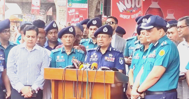 ঈদে মূল্যবান সামগ্রী আত্মীয়ের কাছে রেখে যান: আইজিপি