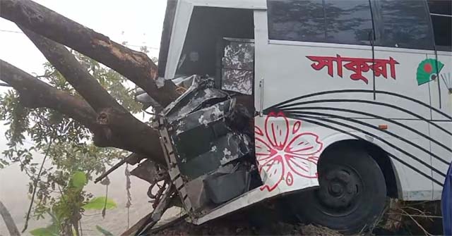 বরিশালের উজিরপুরে বাস-ট্রলির সংঘর্ষে দুজন নিহত 