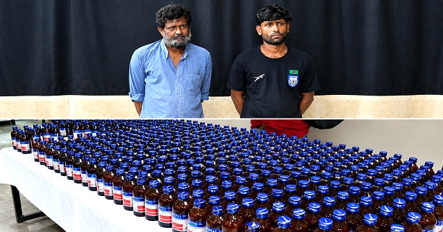 যশোরে প্রায় আড়াই হাজার বোতল উনকোরেক্সের চালান নিয়ে বরিশালের হেমায়েত সহযোগীসহ গ্রেফতার  