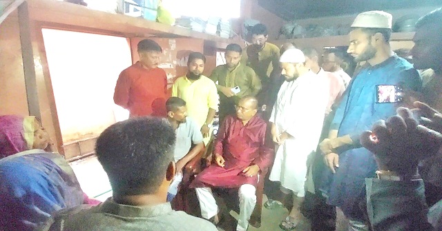 বোরহানউদ্দিনের প্রয়াত মিলন মিয়ার শোকাহত পরিবারের পাশে এমপি মুকুল