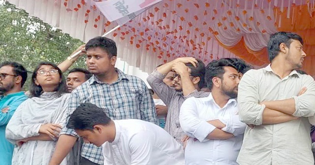 সেনা নিরাপত্তায় গোপালগঞ্জ ছাড়লেন এন‌সি‌পি নেতারা 