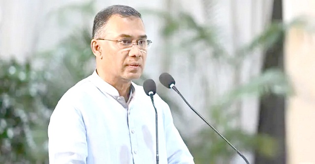 বাড়ির দরজা খুলেই প্রধানমন্ত্রী বললেন, ‘চলেন যুদ্ধে যাই’