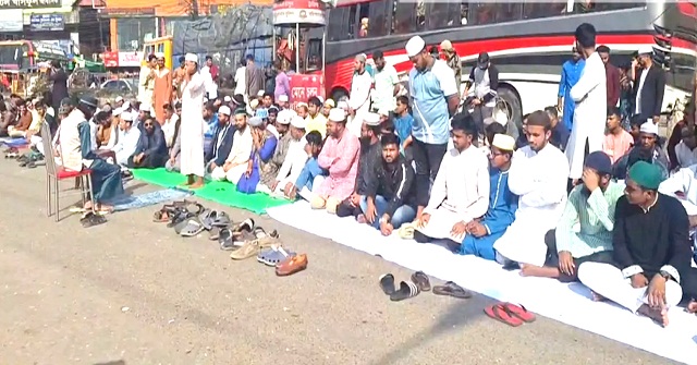 হাদির রুহের মাগফিরাত কামনায় মহাসড়কে নামাজ আদায়, মসজিদে মসজিদে দোয়া  