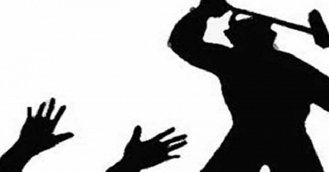 রাজাপুরে চিকিৎসককে হাতুড়ি পেটার অভিযোগ