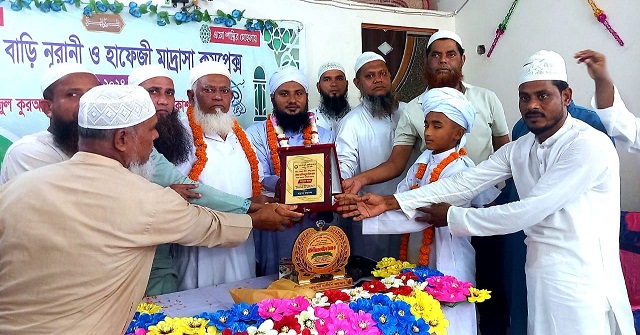  কাঁঠালিয়ায় সংবর্ধনা পেলেন নবাগত হাফেজ হাফিজুল ইসলাম