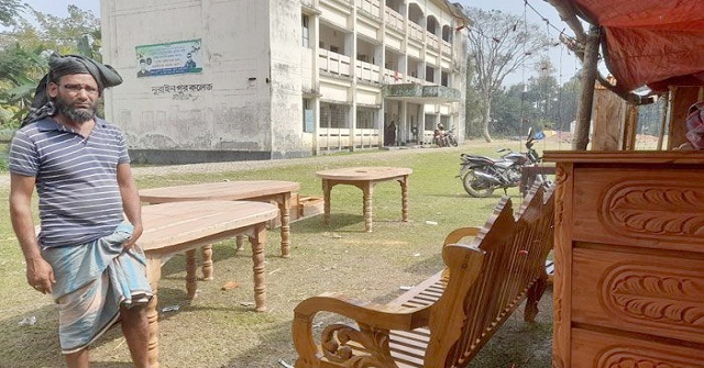 বাউফলে কলেজ মাঠে ফার্নিচারের দোকান, শিক্ষা কার্যক্রম ব্যাহত