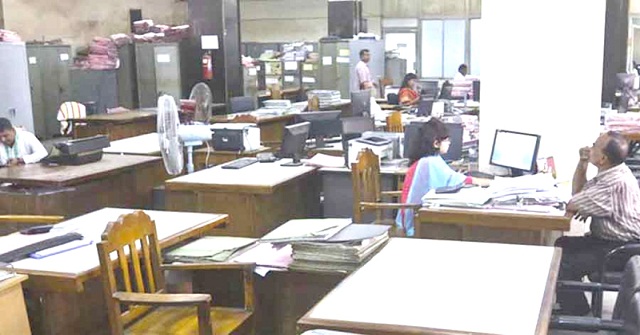 সকাল ৯টার মধ্যে অফিসে না এলে পড়তে হবে শাস্তির মুখে