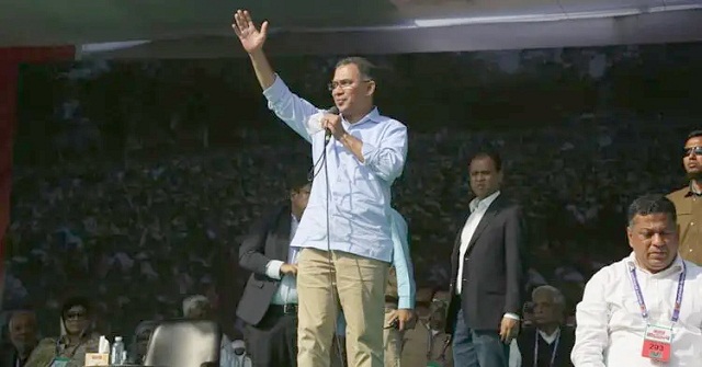 একটি দল মা-বোনদের তুচ্ছ-তাচ্ছিল্য করছে, ঘরে বন্দি করতে চাচ্ছে