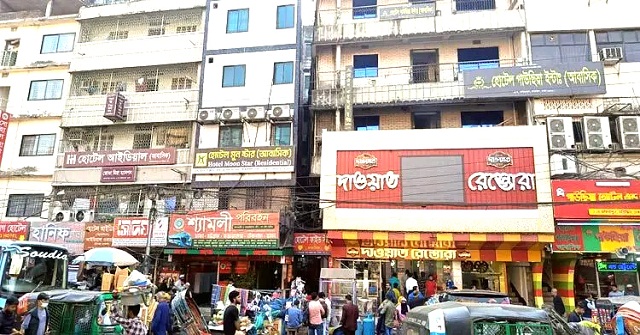 তারেক রহমানের দেশে ফেরা, ঢাকার হোটেলে সিট মেলা দায়