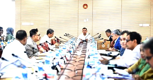 বারবার প্রকল্পের মেয়াদ বৃদ্ধিতে বিরক্ত প্রধানমন্ত্রী