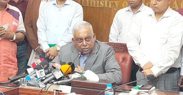 দ্রুত কারফিউ তুলে দিতে কাজ করছে সরকার: স্বরাষ্ট্রমন্ত্রী