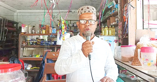 বকেয়া ৪০-৪২ লাখ টাকা আদায়ে ব্যবসায়ীর মাইকিং
