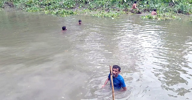 বরগুনায় খাল থেকে ব্যবসায়ীর মাথাবিহীন মরদেহ উদ্ধার