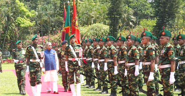 রাষ্ট্রপতিকে বঙ্গভবনে প্রথম গার্ড অব অনার প্রদান