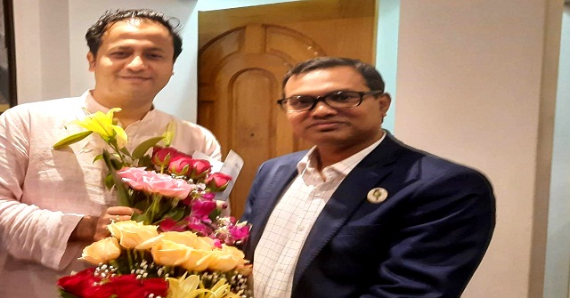 নবনিযুক্ত শিক্ষামন্ত্রীকে ববি উপাচার্যের ফুলেল শুভেচ্ছা 