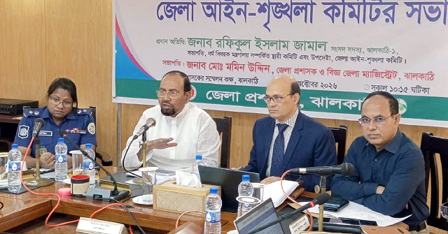 শহরে যানজট ও দুর্ঘটনা কমাতে হলে নির্দিষ্ট আইনের মাধ্যমে রেজিস্ট্রেশন করে অটোরিকশা চালাতে হবে