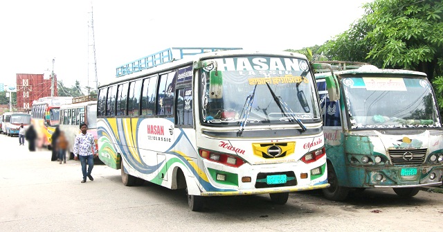 বরিশালের ৬ রুটে আংশিক বাস চলাচল শুরু