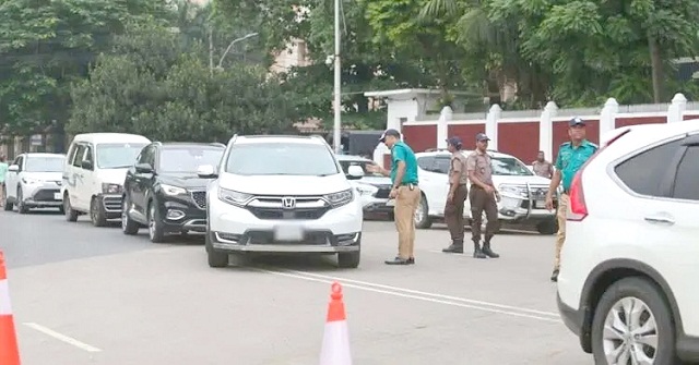 রাষ্ট্রপতির শপথ: বঙ্গভবনে প্রবেশ করছেন অতিথিরা