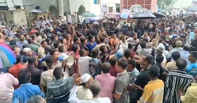 পটুয়াখালীতে বিএনপির প্রতিষ্ঠাবার্ষিকীতে দুই পক্ষের হাতাহাতি ও ইটপাটকেল নিক্ষেপ