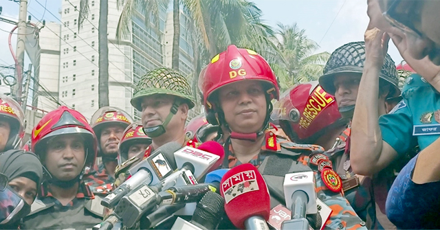 যে ৩ কারণে আগুন নেভাতে দেরি