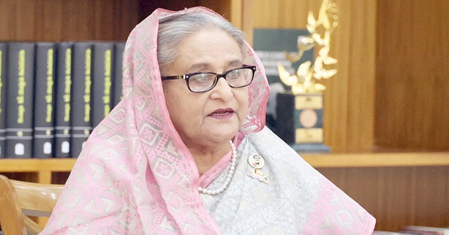  করোনা টিকার ২য় ডোজ নিলেন বিএমপি কমিশনার