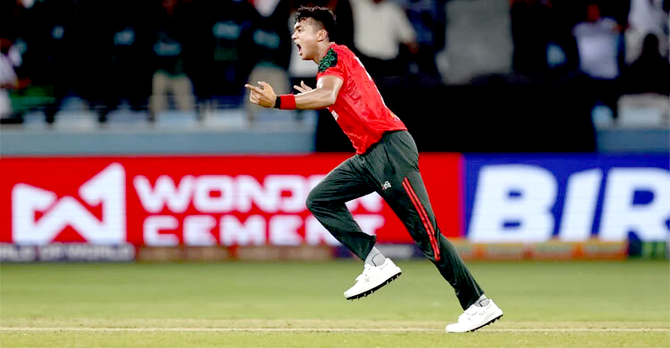 শুরুতেই পাকিস্তানকে চেপে ধরলো বাংলাদেশ