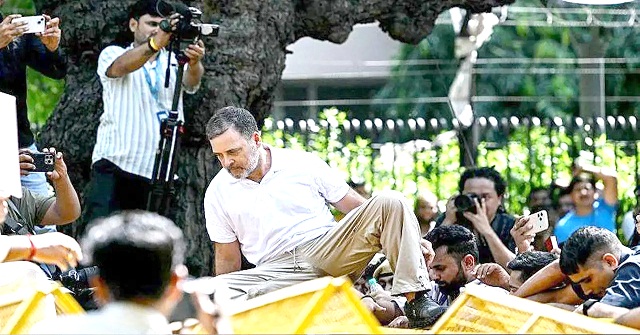 দিল্লিতে রাহুল ও প্রিয়াঙ্কা গান্ধী আটক