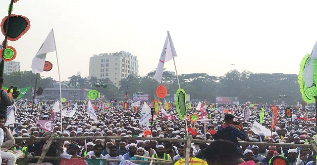  বরিশালে ইসলামী ও সমমনা ৮ দলের সমাবেশে কানায় কানায় পূর্ণ ছিল বেলস্ পার্ক মাঠ 