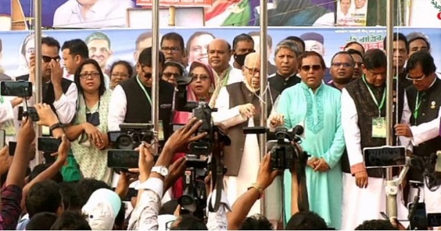 ঢাকা জেলা আওয়ামী লীগের সম্মেলনে নেতাকর্মীদের ঢল