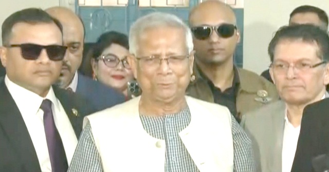 ভোট দিয়ে ড. ইউনূস বললেন, এটা আমার জীবনে মহা আনন্দের দিন